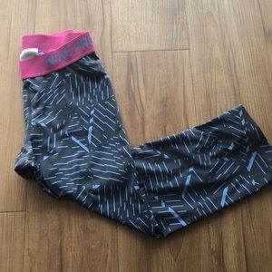 Nike capris leggings